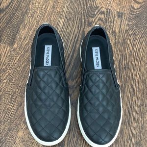 Steve Madden Ecentrcq Quilted Slip-On Sneaker